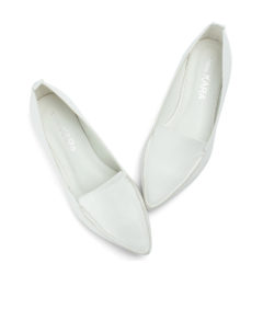 AnnaKastle Sleek Pointed Toe Womens Smoking Slippers White