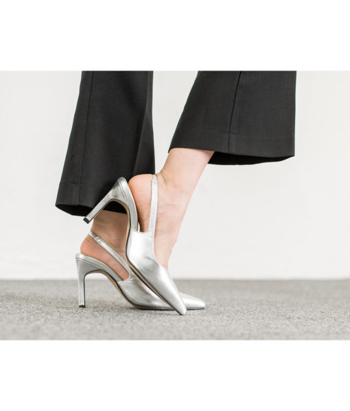 AnnaKastle Womens Sleek Closed Toe Slingback Heels Silver