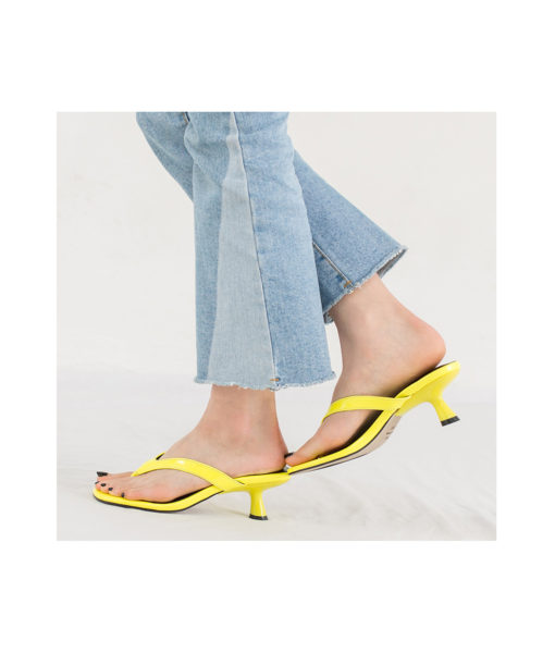 AnnaKastle Womens Shiny Patent Kitten Heeled Thong Sandals Yellow
